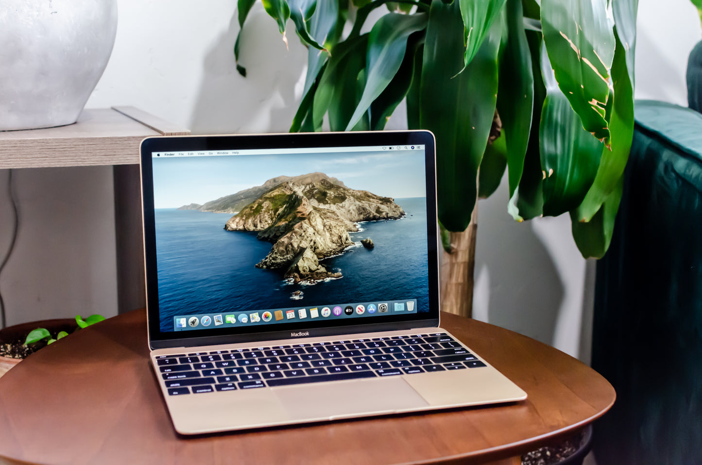 apple-early-2015-12-inch-macbook-retina-a1534-gold-dcm - 1.2ghz processor, 8gb ram, hd 515 - 1.5gb gpu-mk4n2ll/a-4