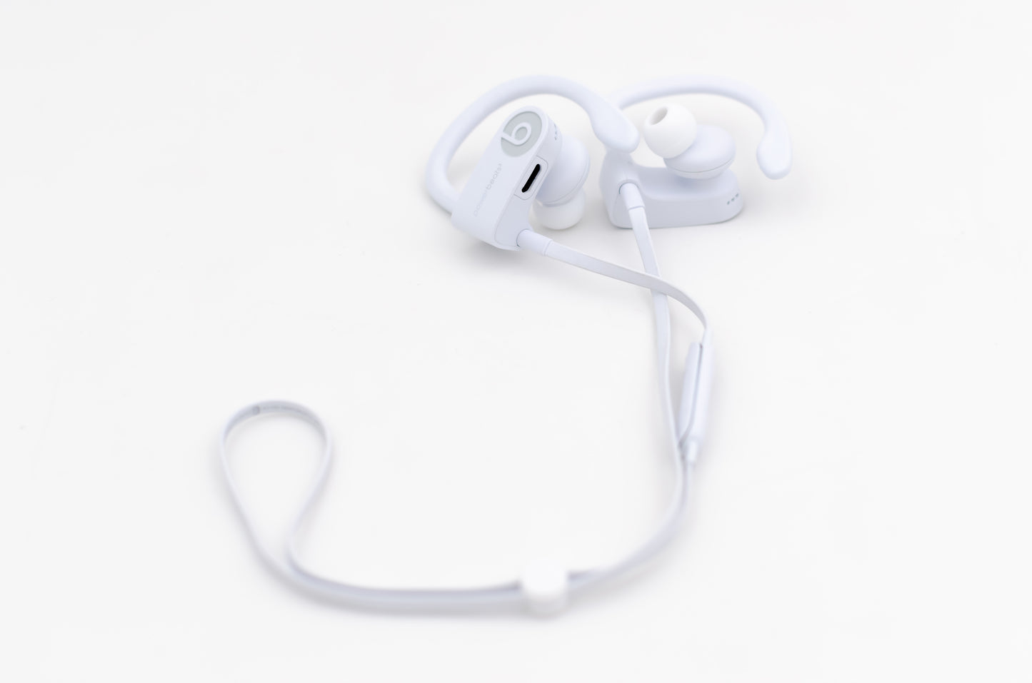 beats-powerbeats3-wireless-earphones-w/-apple-w1-chip-white-2