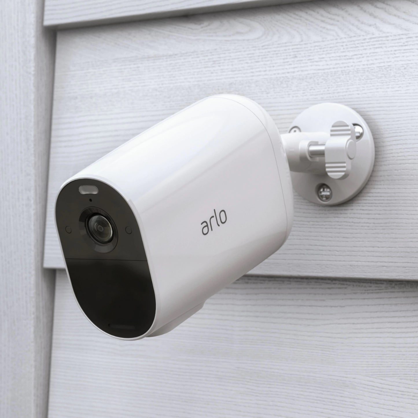 essentials-xl-spotlight-camera-vmc2032-100nas-white-2