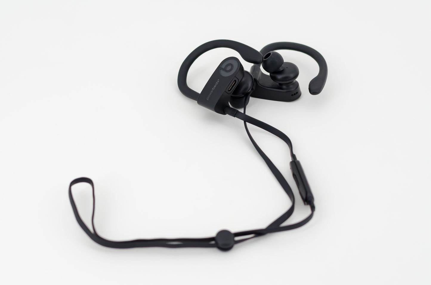 beats-powerbeats3-wireless-earphones-w/-apple-w1-chip-black-2