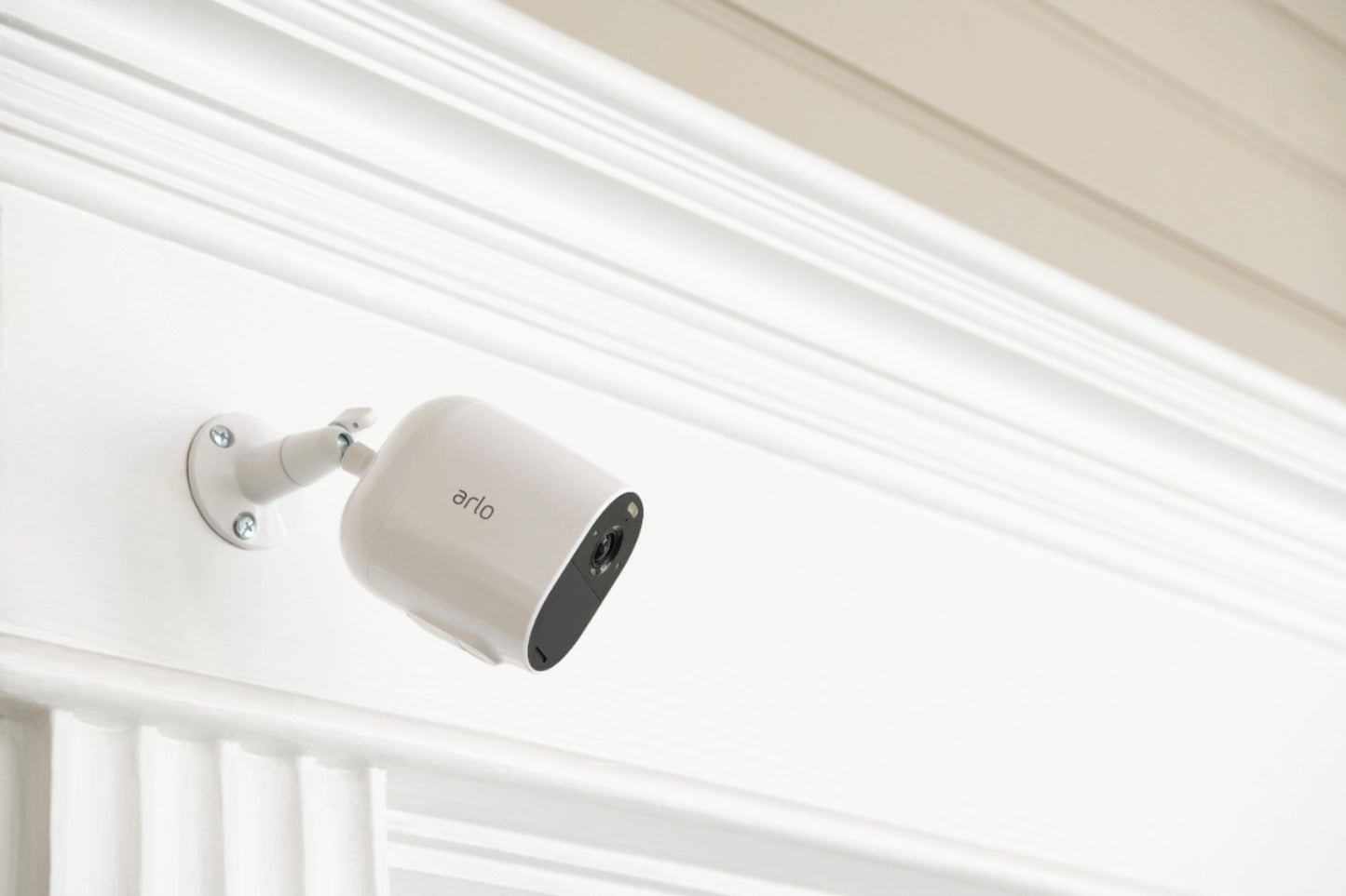 essential-spotlight-camera-vmc2030-100nas-white-3