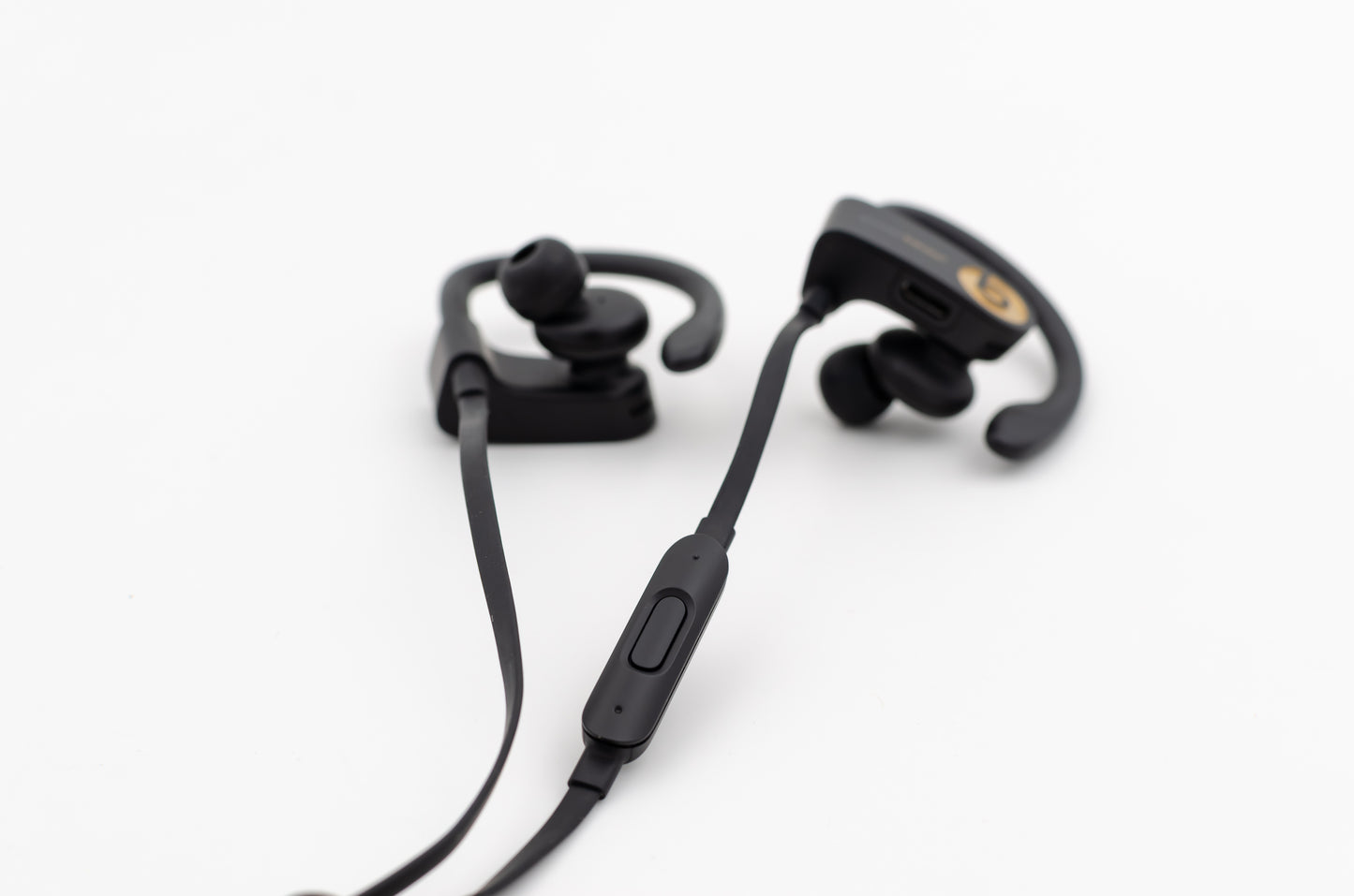 beats-powerbeats3-wireless-earphones-w/-apple-w1-chip-trophy gold-4