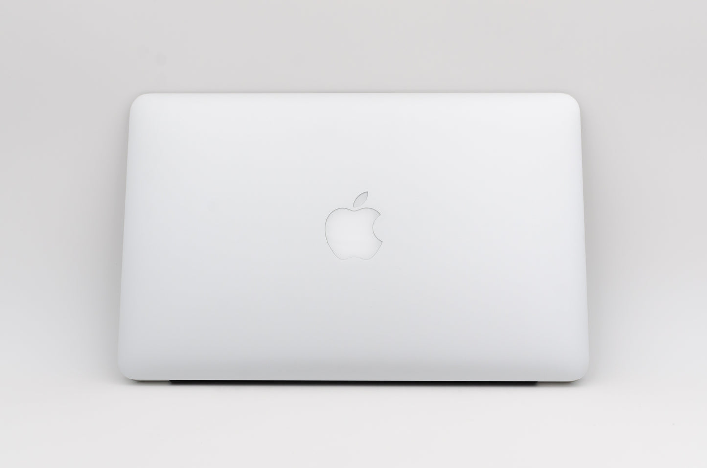 apple-late-2010-11.6-inch-macbook-air-a1370-aluminum-c2d - 1.4ghz processor, 2gb ram, 320m - 256mb gpu-mc505ll/a-4
