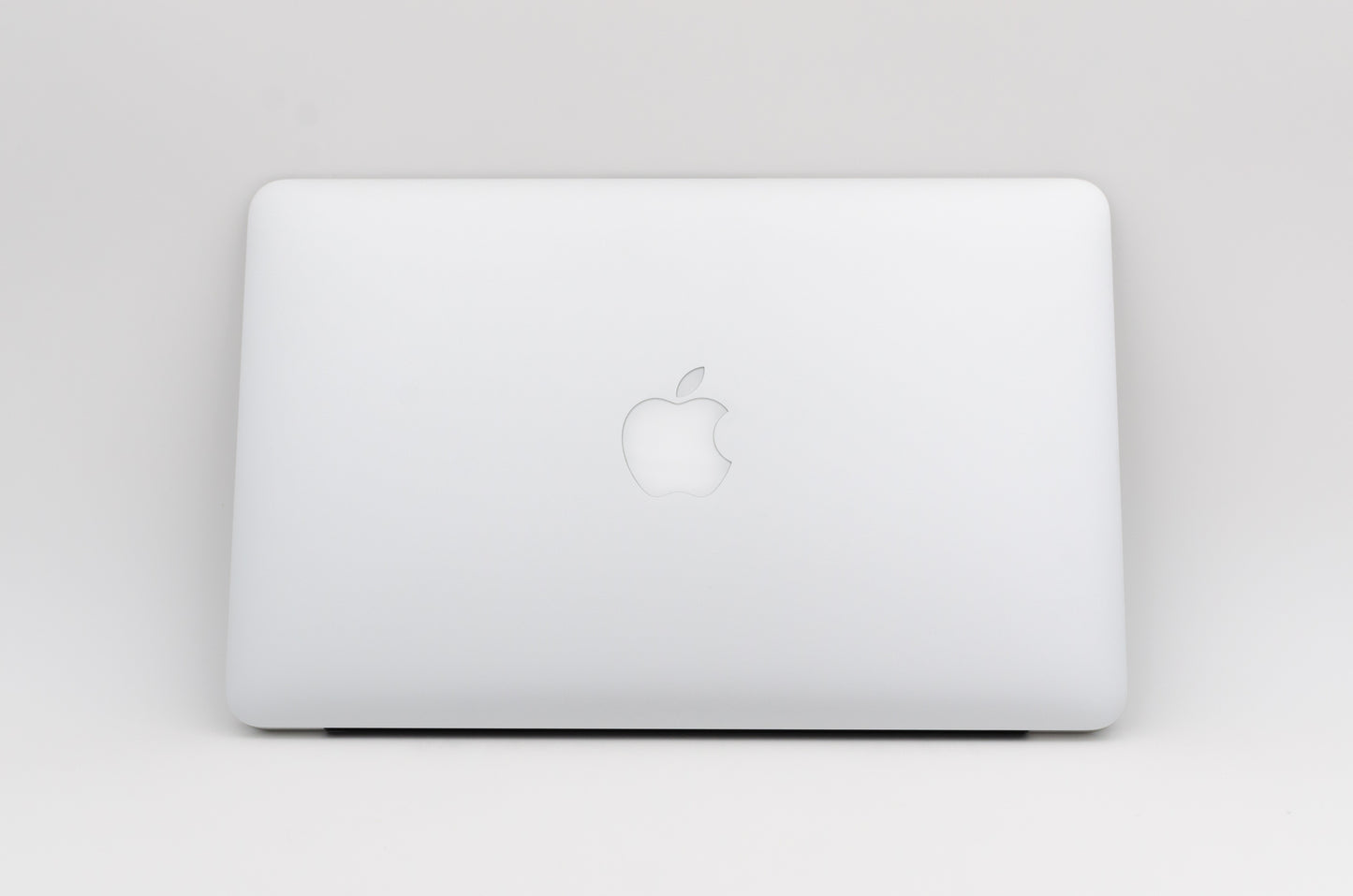 apple-mid-2011-11.6-inch-macbook-air-a1370-aluminum-dci5 - 1.6ghz processor, 2gb ram, hd 3000 - 348mb gpu-mc968ll/a-4