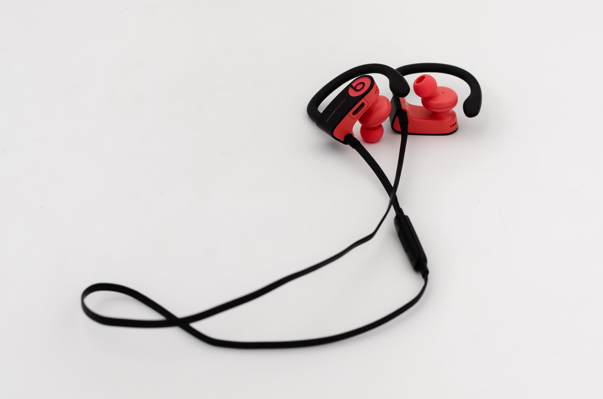 beats-powerbeats3-wireless-earphones-w/-apple-w1-chip-siren red-2
