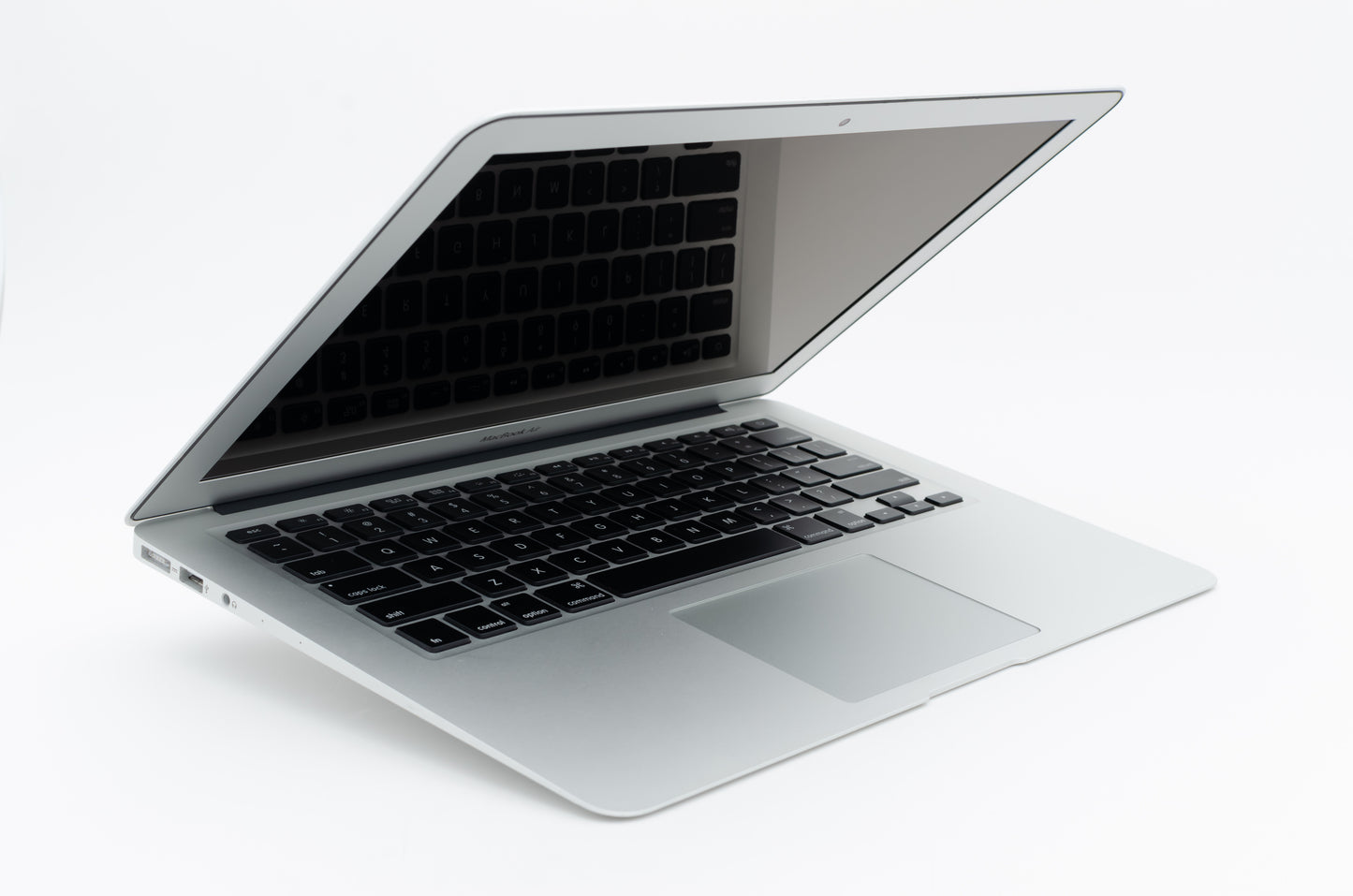 apple-mid-2013-13.3-inch-macbook-air-a1466-aluminum-dci7 - 1.7ghz processor, 8gb ram, hd 6000 - 1.5gb gpu-md761ll/a-4