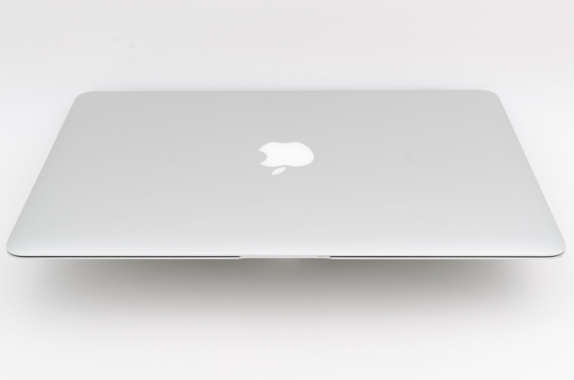 apple-mid-2011-13.3-inch-macbook-air-a1369-aluminum-dci7 - 1.8ghz processor, 4gb ram, hd 3000 - 348mb gpu-mc965ll/a-5